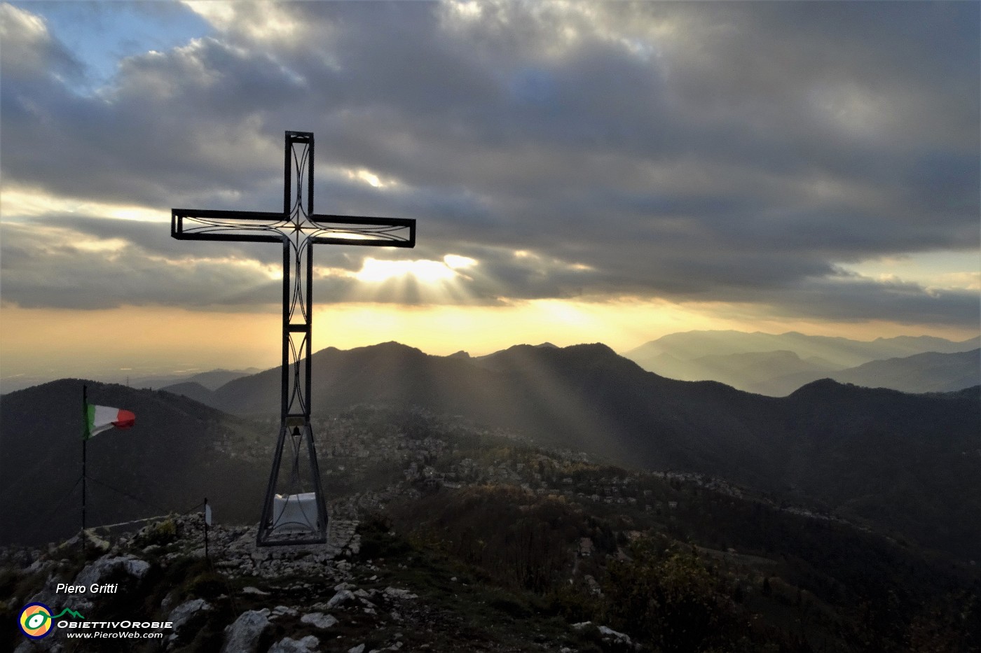 58 Altpiano illuminato da raggi di sole.JPG